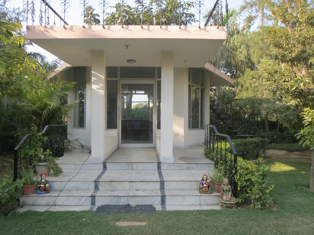 Green Villa Bed & Breakfast New Delhi Bagian luar foto