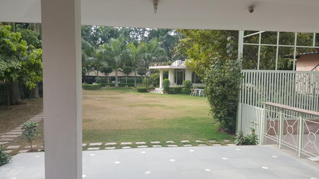 Green Villa Bed & Breakfast New Delhi Bagian luar foto
