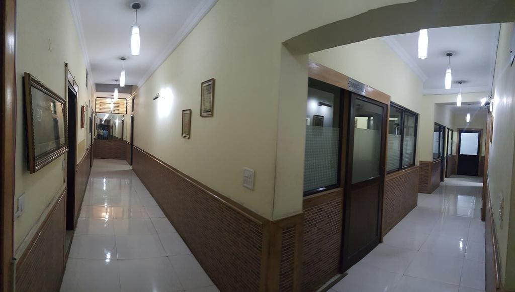 Green Villa Bed & Breakfast New Delhi Bagian luar foto