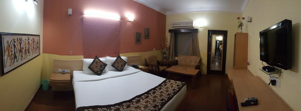 Green Villa Bed & Breakfast New Delhi Bagian luar foto