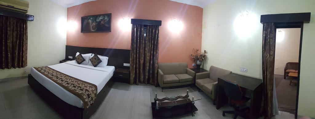 Green Villa Bed & Breakfast New Delhi Bagian luar foto