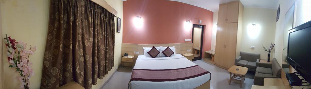 Green Villa Bed & Breakfast New Delhi Bagian luar foto